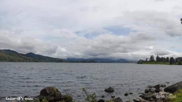 Menjelajah Keindahan Gunung Talang di Solok: Pesona Tiga Danau Vulkanik, Jalur Pendakian Menantang, hingga Wisata Relaksasi Air Panas
